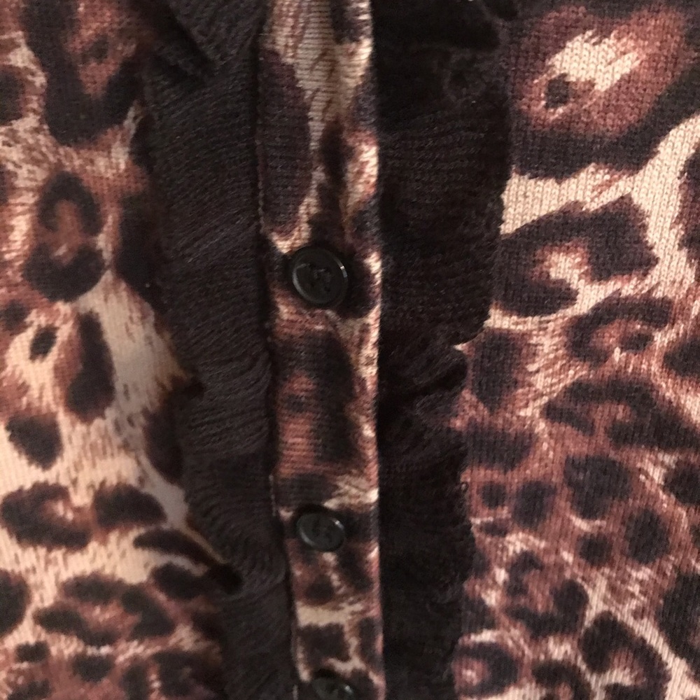 East5th woman’s sweater